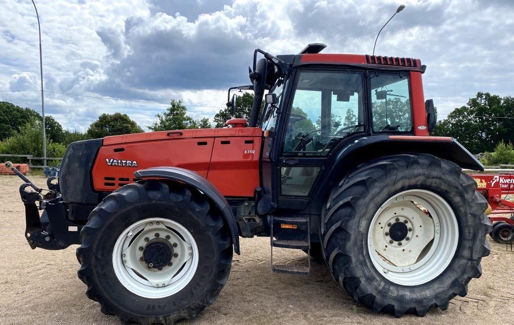 2002 Valtra 8350