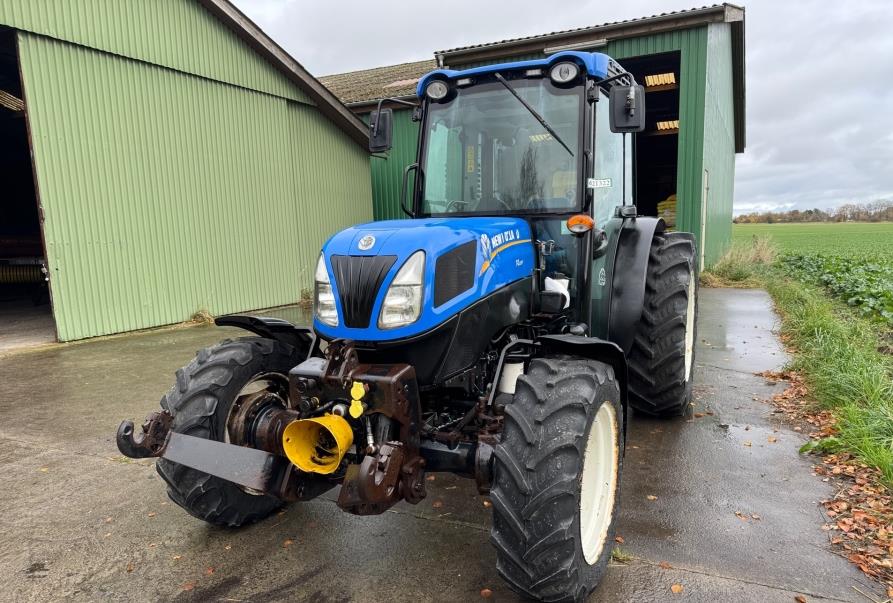 2013 New Holland T4.105F